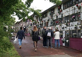 Urnas en el cementerio de Bilbao