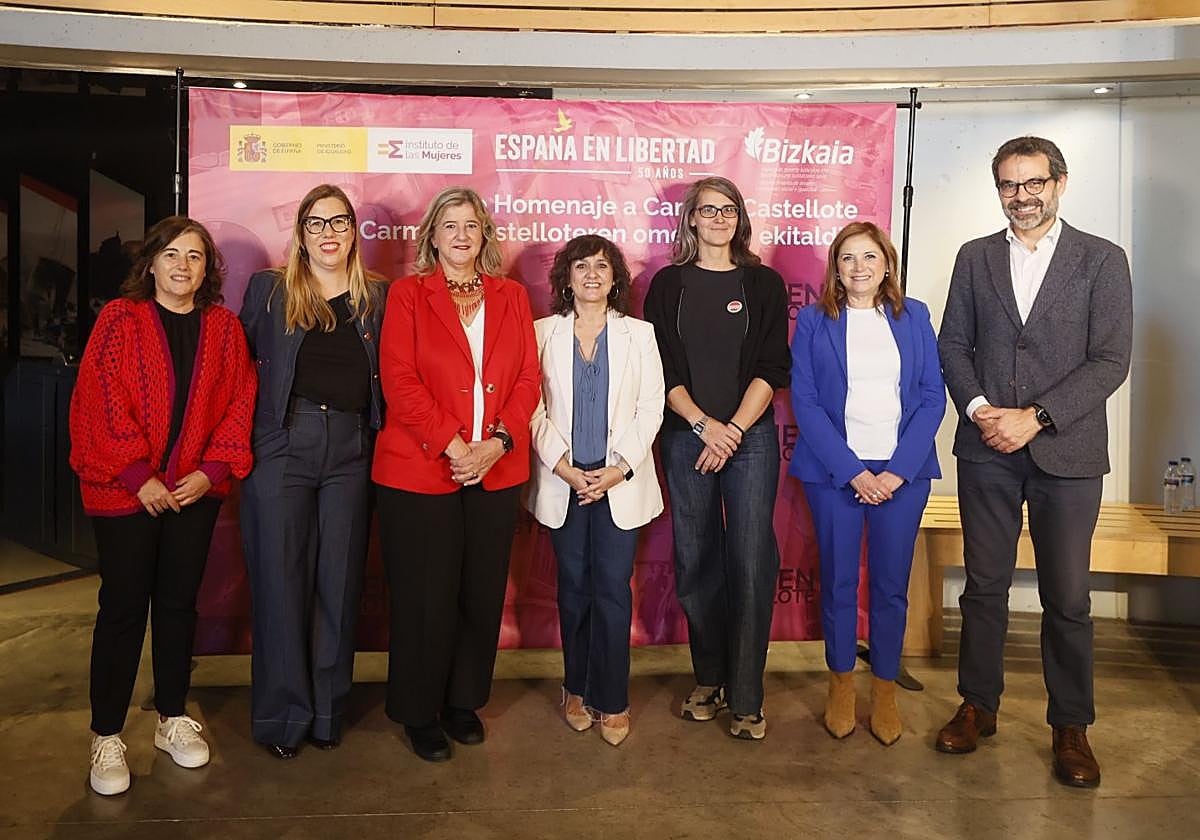 Trinidad Vicente, Cristina Hernández, Teresa Laespada, María Guijarro, Carmina Gustrán, María Jesús San José y Carlos García Buendía.