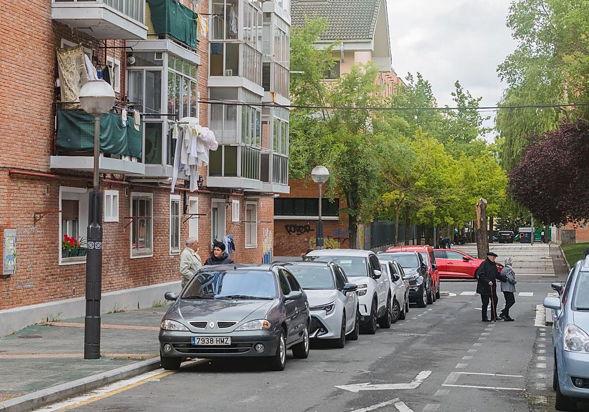 Denuncian que el barrio se ha llenado de coches que aparcaban en San Martín