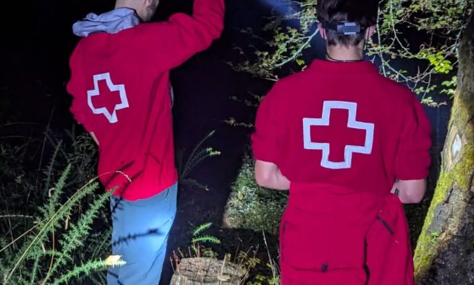 Efectivos de la Cruz Roja durante la búsqueda en Arrieta.