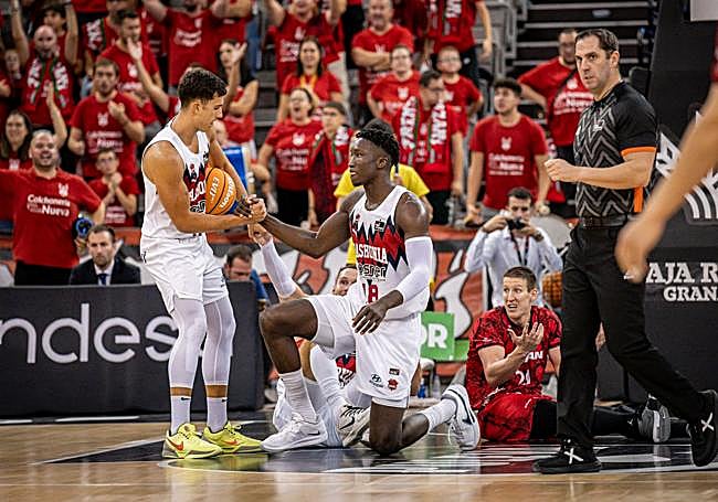El Baskonia sumó una trabajada victoria en Granada.