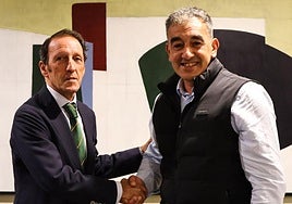 Rafael Urrutia, director general de Surne y Álex Alvarez, presidente de Miribilla Cycling, sellan el acuerdo.
