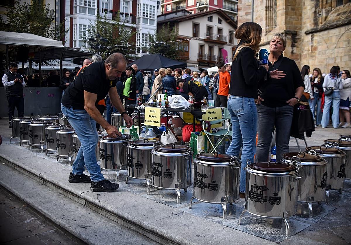 Las putxeras invaden a todo tren Balmaseda, en imágenes