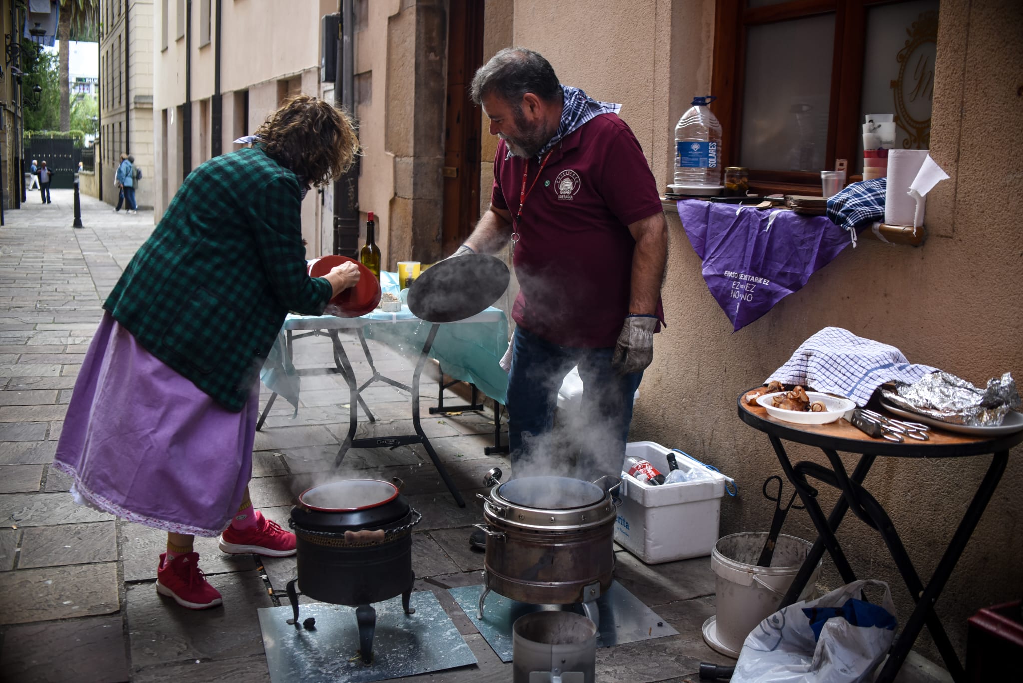 Las putxeras invaden a todo tren Balmaseda, en imágenes