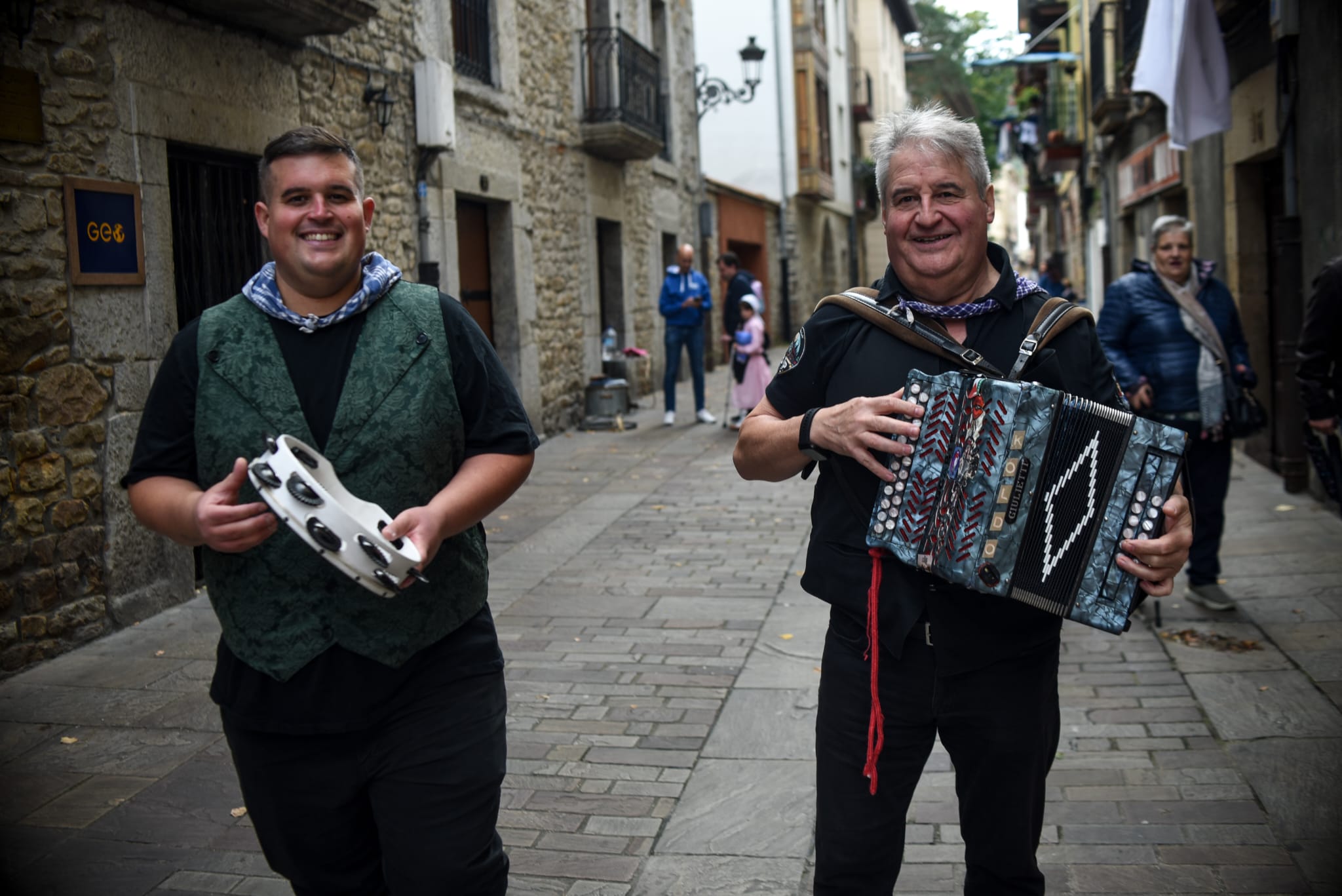 Las putxeras invaden a todo tren Balmaseda, en imágenes