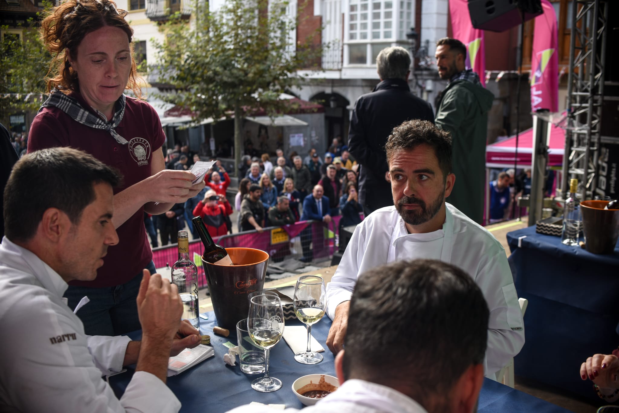 Las putxeras invaden a todo tren Balmaseda, en imágenes