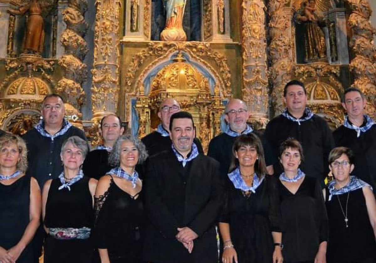 Parte del coro Erribera Beitia, que participa en 'Recorriendo Álava'.