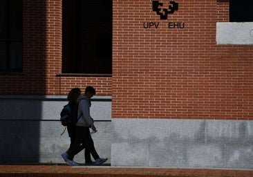 La presión radical obliga a suspender la charla de dos ertzainas en la UPV/EHU