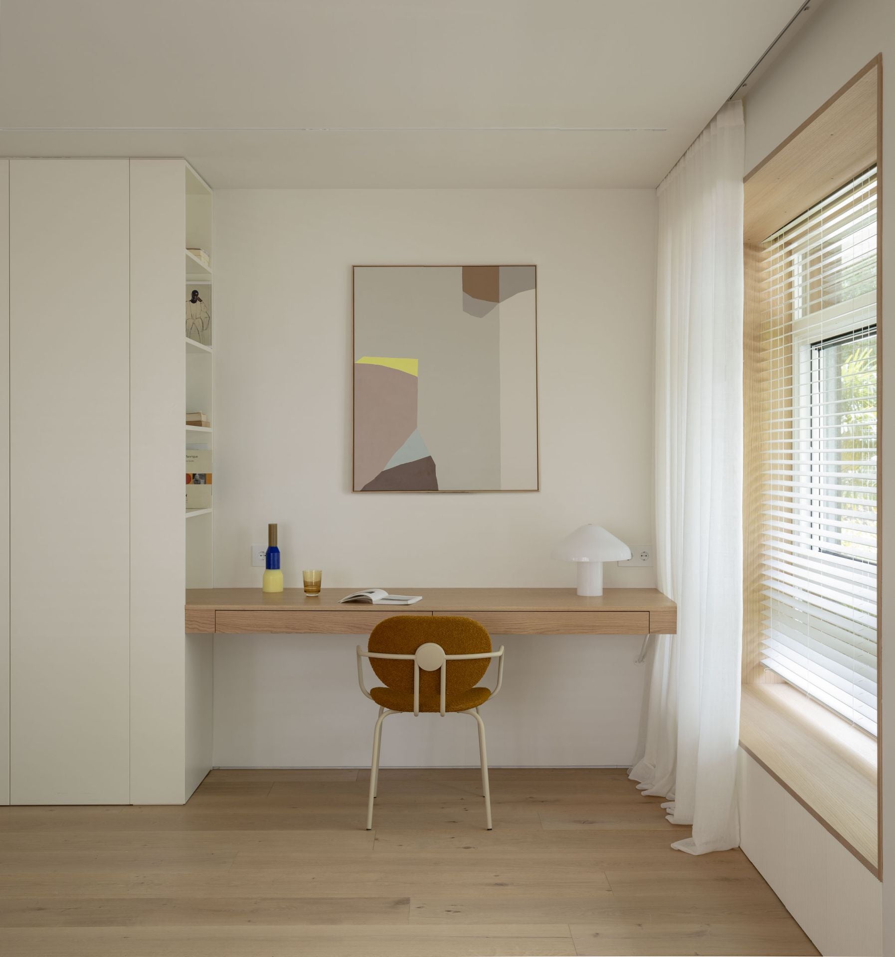 Leire y Haritz, la pareja de Leioa que crea los cuadros para las casas más elegantes de Bizkaia