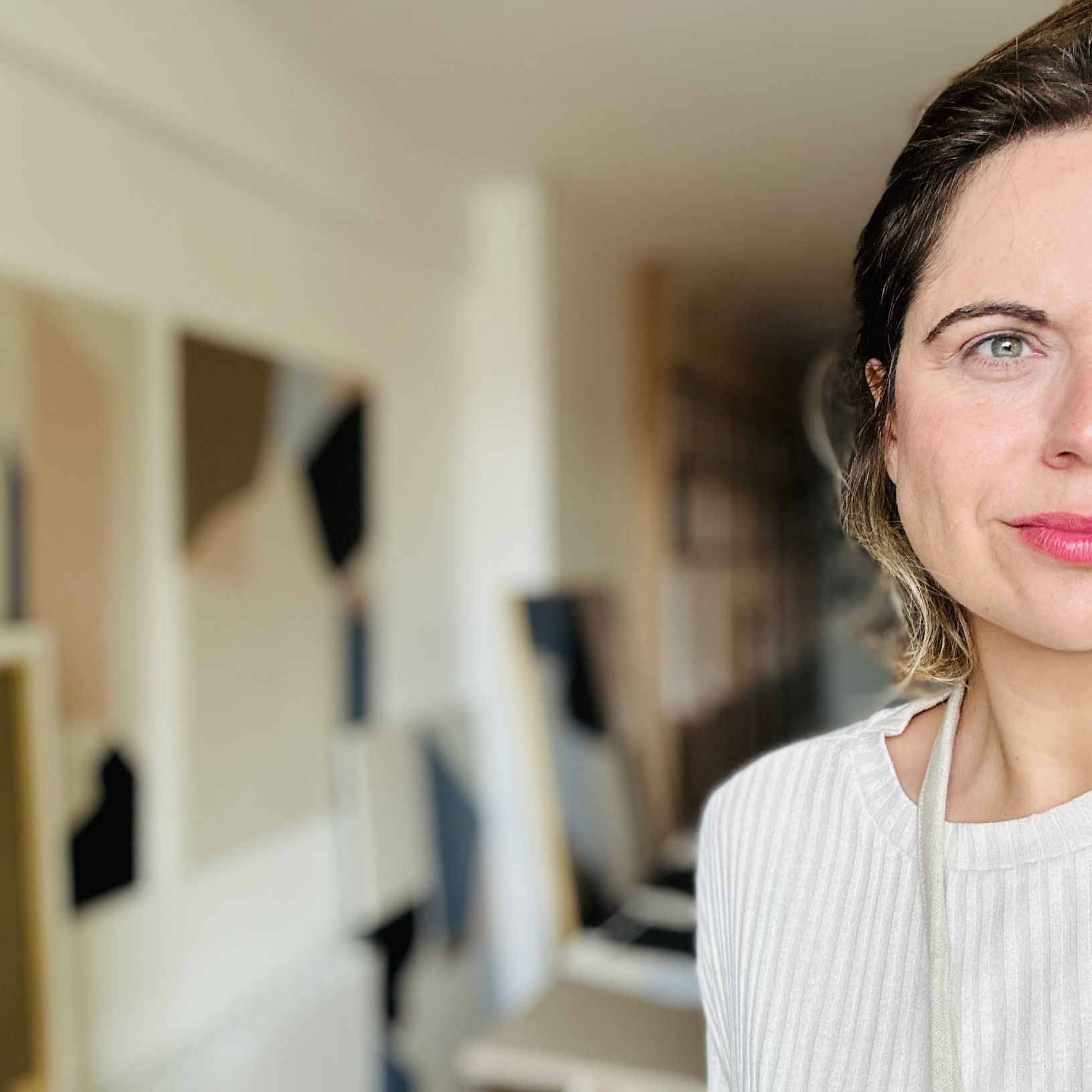 Leire y Haritz, la pareja de Leioa que crea los cuadros para las casas más elegantes de Bizkaia