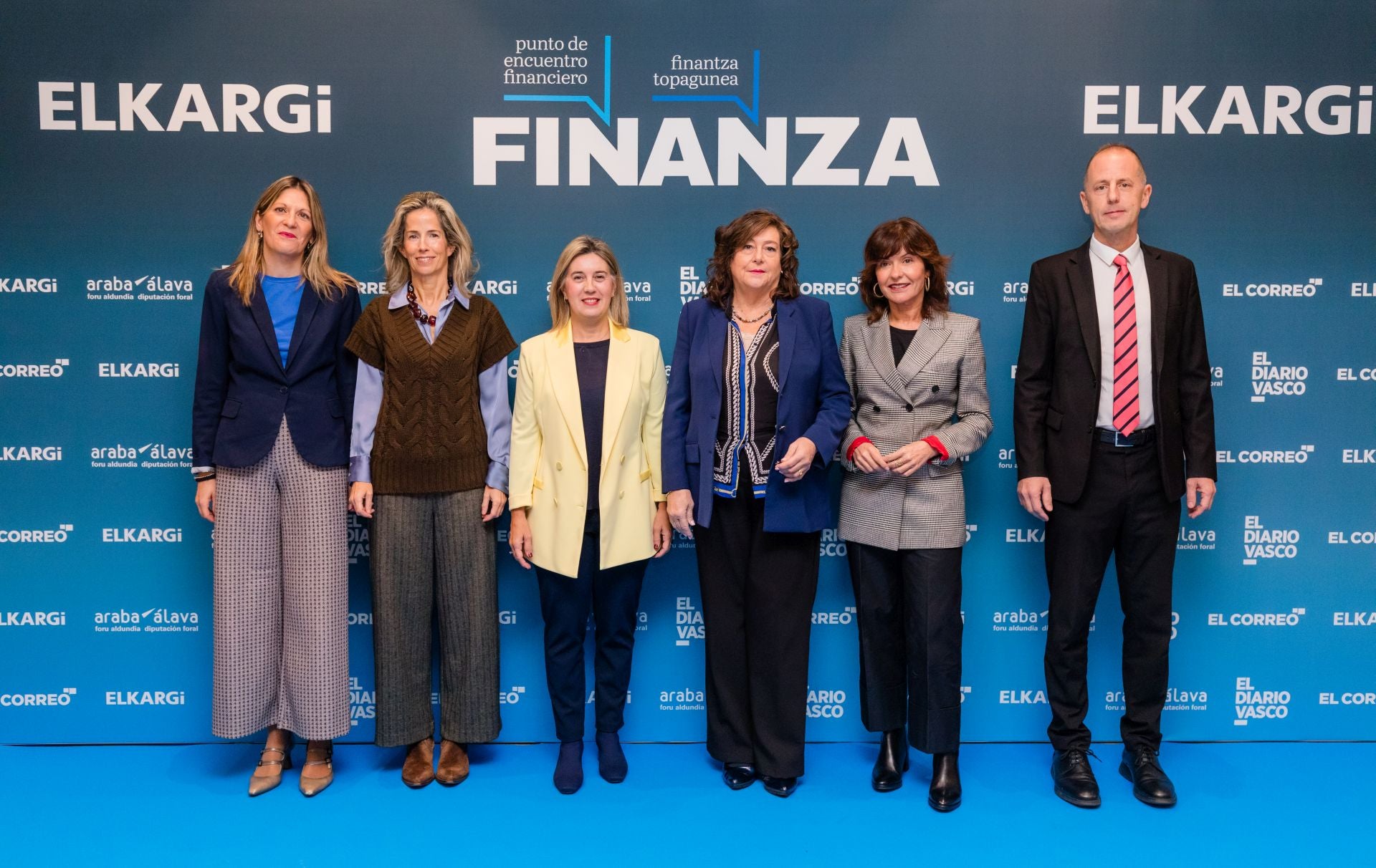 Saray Zárate, Zuriñe Ortiz de Latierro, Irma Basterra, Itziar Gonzalo, María Goti y Gorka Arregi.