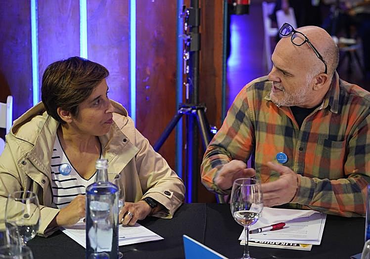 Otro momento del debate, esta vez en la mesa azul.