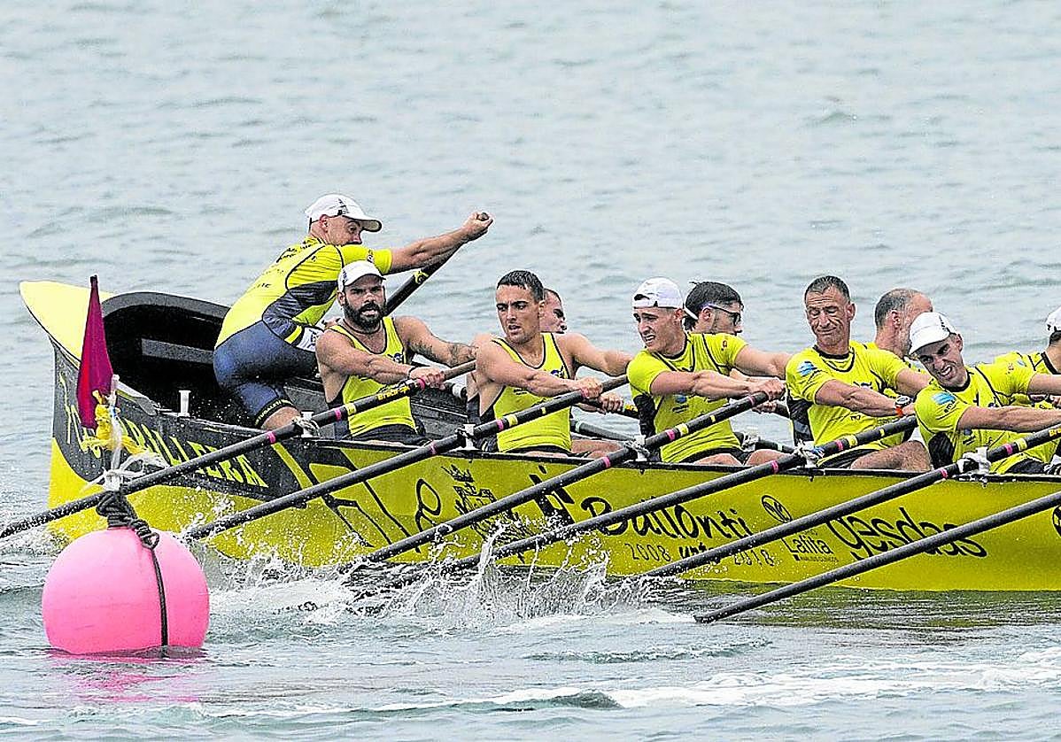 La 'Jarrillera' portugaluja, tercera el curso pasado en la ARC 2, se dispone a realizar una ciaboga.