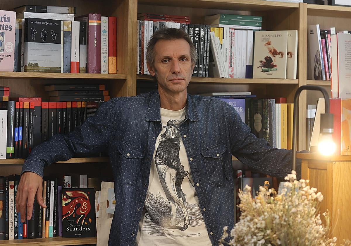 Diego Sánchez Aguilar publica 'El órgano', cuyo germen ya estaba en 'Los que escuchan'.