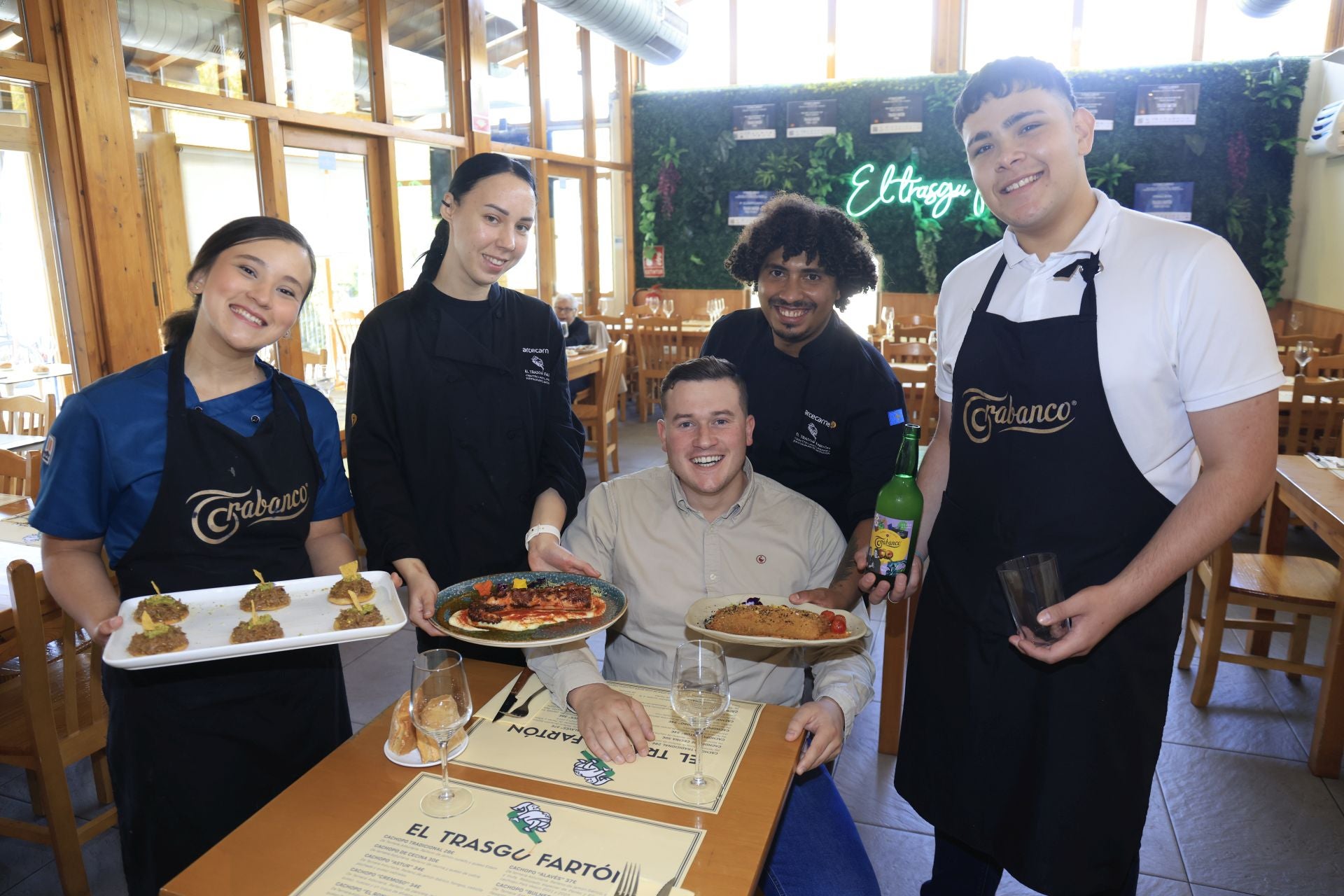 El paraíso del 'duende' glotón en Vitoria donde comer cachopos, fabada y tortos