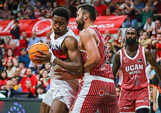 Nowell y Diakite, señalados en el Baskonia más individualista