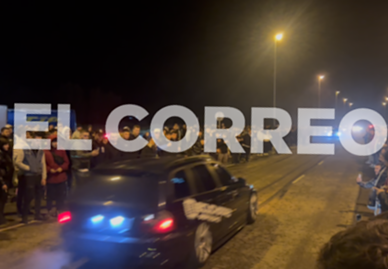 Cientos de jóvenes han trasladado a Lantarón las carreras ilegales tras una quedada en Zigoitia.