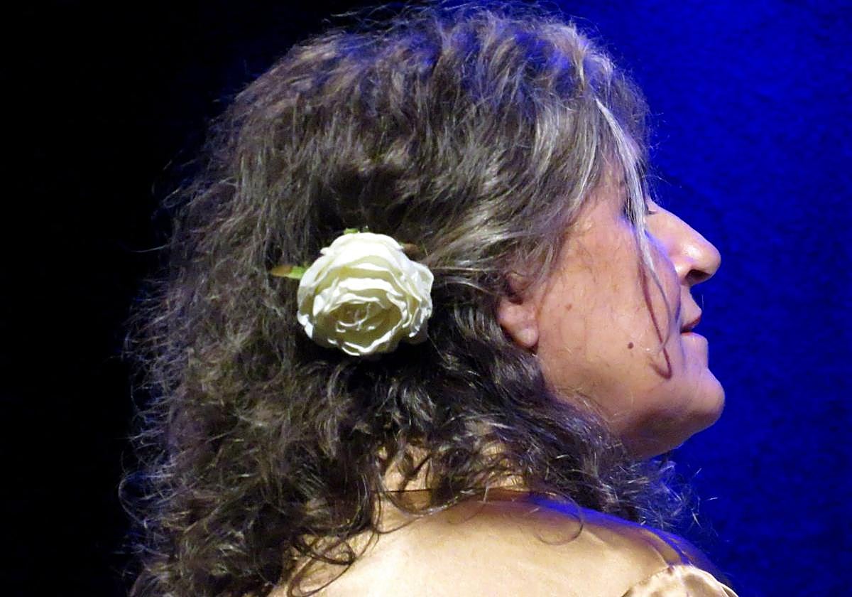 La titulada en el Liceo, Berklee y la ESMUC tocando 'Ensoñación'