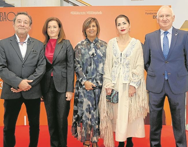 Roberto Ugarte, Laura Poderoso, María Luisa Molina, Ainara Saez y Txema Bilbao.