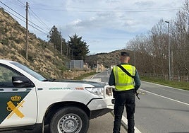Sufre quemaduras graves en cara, cuello y manos en un incendio en una casa en Treviño