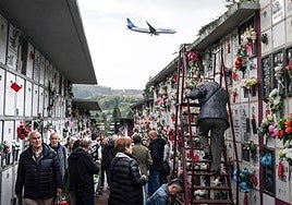Cementerio de Derio durante el día de Todos los Santos.