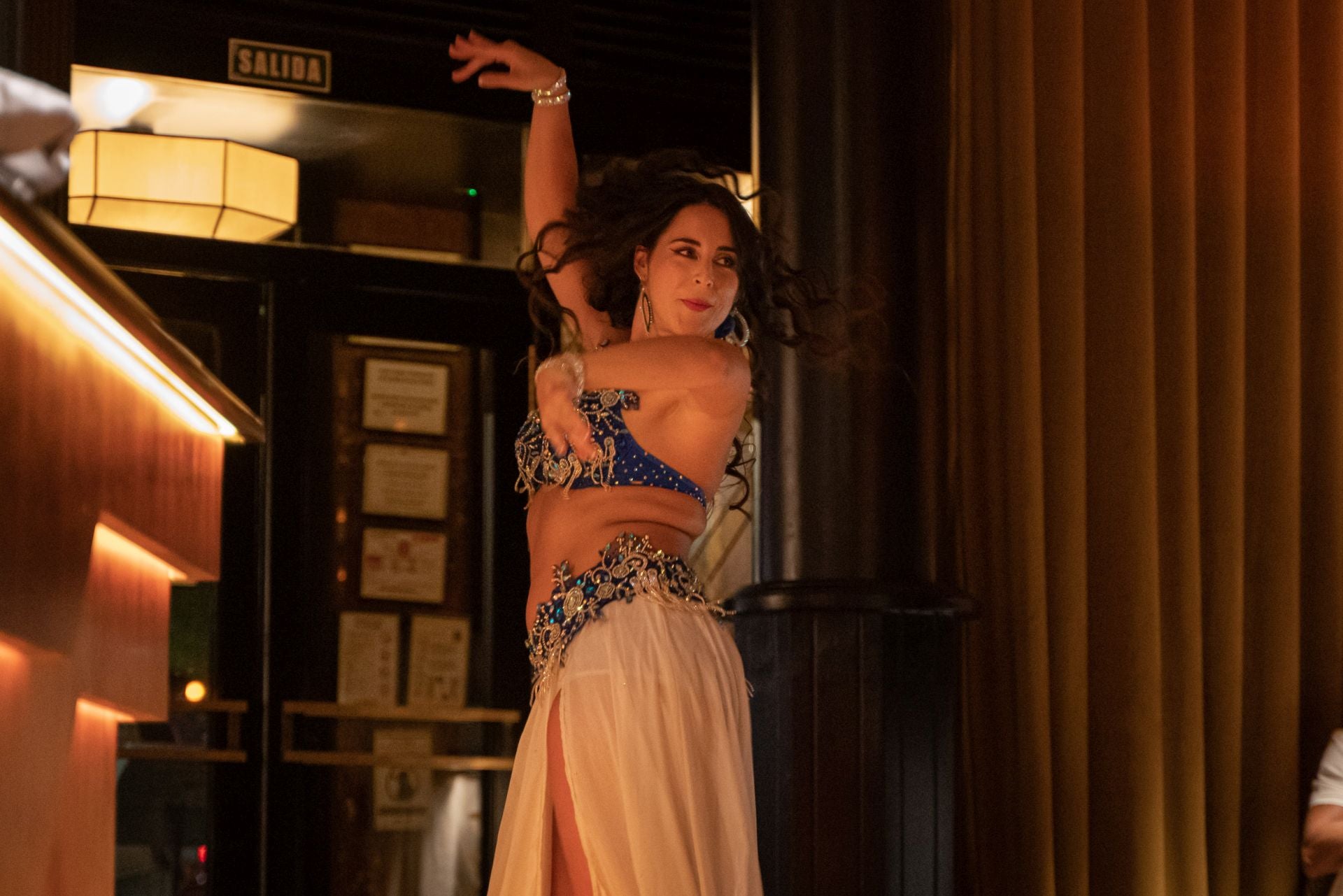 Acrobacias, danza del vientre... llegan las cenas temáticas a este restaurante de Bilbao