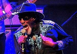 Robert Finley luce estética de cowboy.