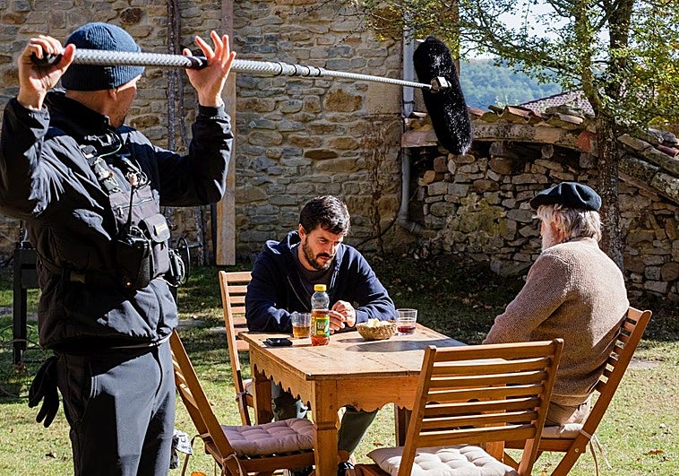 Alejo Sauras junto a Kandido Uranga, durante la grabación de 'Kraken' en Murua.