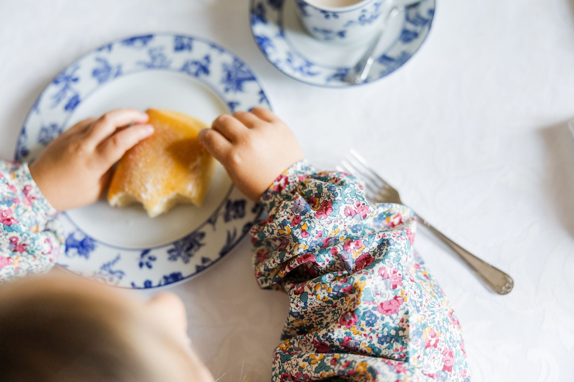 Maite y Ainara, las madres del colegio Europa de Getxo que han creado una firma infantil para vestir a los niños con estilo