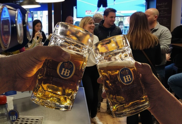 El bar bilbaíno que celebra la Oktoberfest este jueves con una gran fiesta de la cerveza