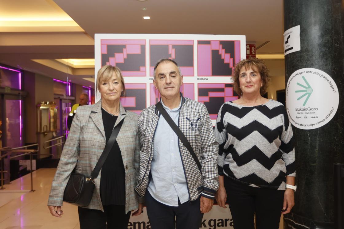 Idoia Casado, Txema Álvarez y Kati Busto.