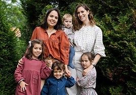 Maite y Ainara, las madres del colegio Europa de Getxo que han creado una firma infantil para vestir a los niños con estilo