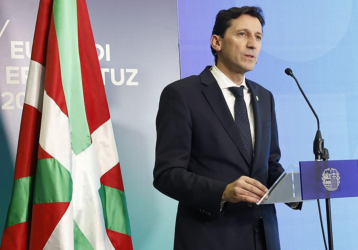 El consejero de Hacienda, Nöel d'Anjou