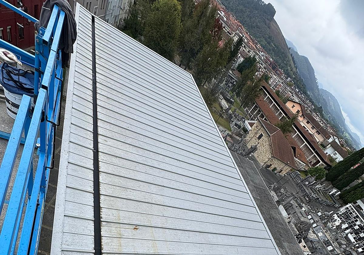 El plan busca prolongar la vida útil de estas infraestructuras deportivas.