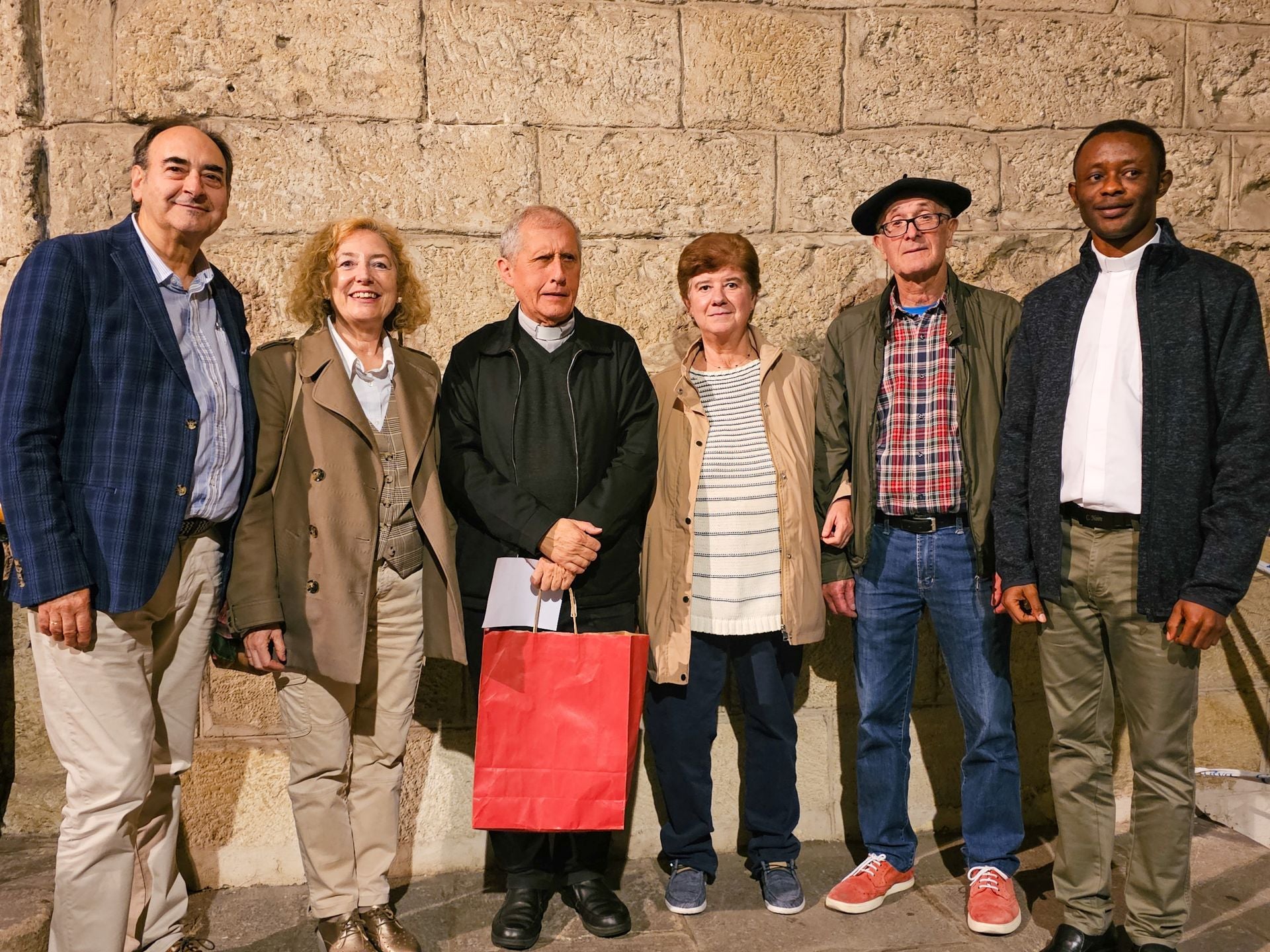 Dani Cámara, Lourdes Gil, José Luis Martínez, Ana José Usabarrena, José Antonio Fernández de Larrinoa y Paulin Egwake.