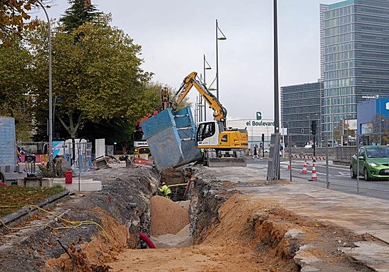 Una de las principales reformas en curso corresponde a la calle Madrid, donde se está renovando un gran colector.