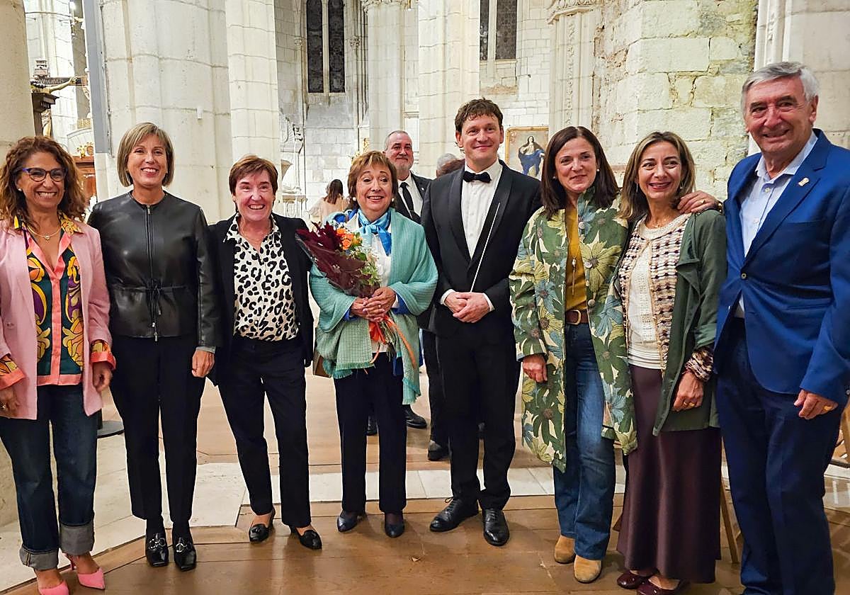 Mamen Álvarez, Sonia Díaz de Corcuera, Blanca Aguillo, Estitxu Delgado, Luis Orduña, Beatriz Artolazabal, Laura Pérez Borinaga y Ricardo Sáez de Heredia.
