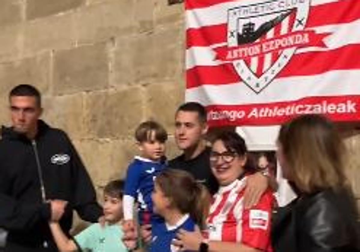 Nueva peña del Athletic en Gipuzkoa: «Ver a tantos athleticzales aquí es un honor»