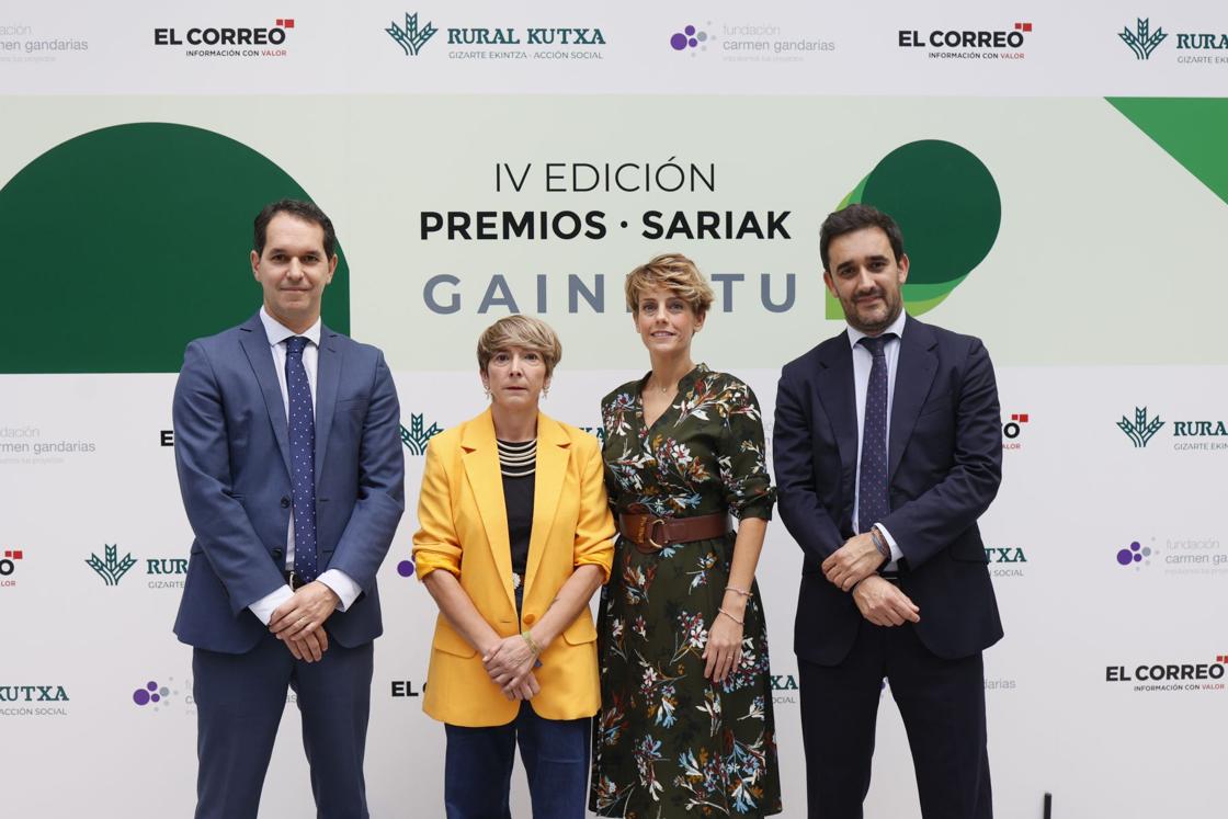 Alain Sánchez, Maite de Iturrate, Mónica Zuazaga y Gorka Hormaetxe.