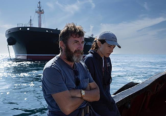 Antonio de la Torre y Bárbara Lennie en 'Los Tigres'.