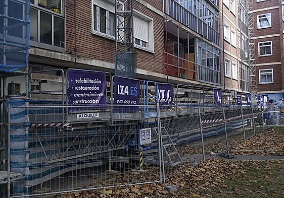 El problema afecta a pisos de la calle Cuadrilla de Laguardia (en la imagen) y Reyes de Navarra.