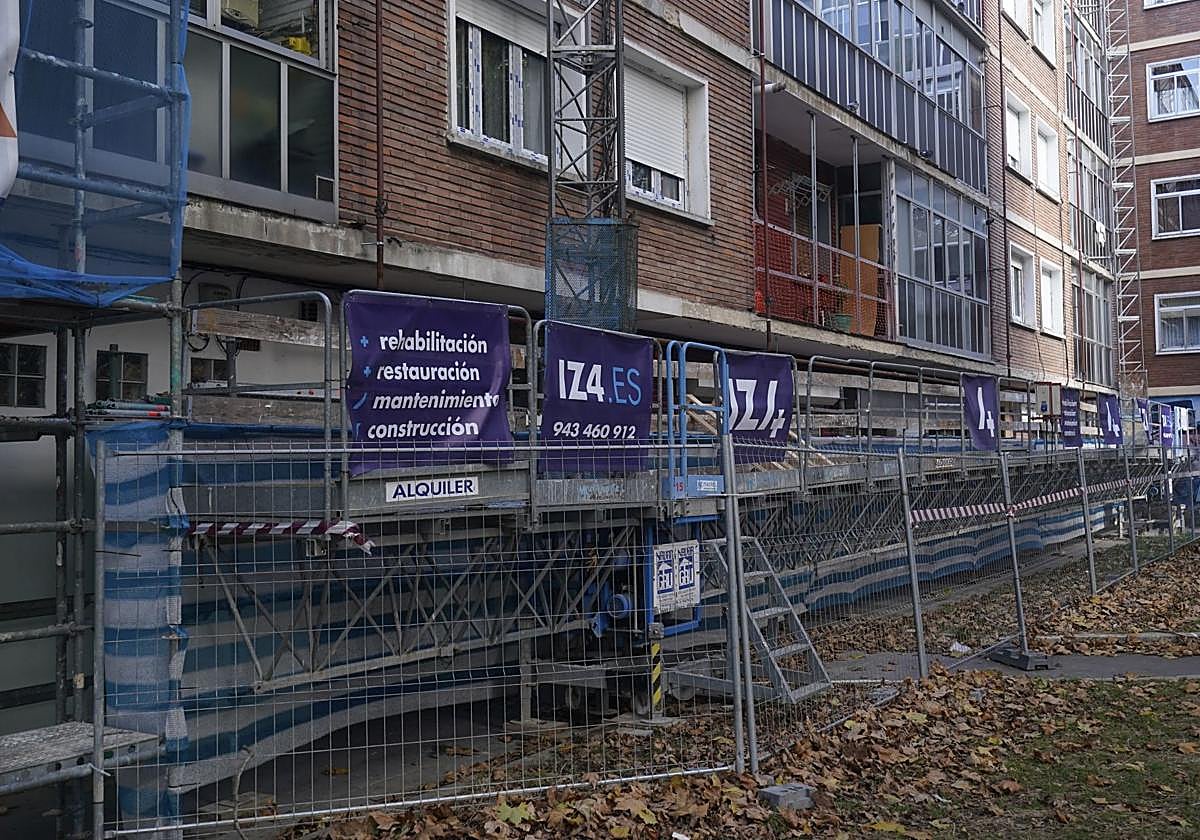 El problema afecta a pisos de la calle Cuadrilla de Laguardia (en la imagen) y Reyes de Navarra.