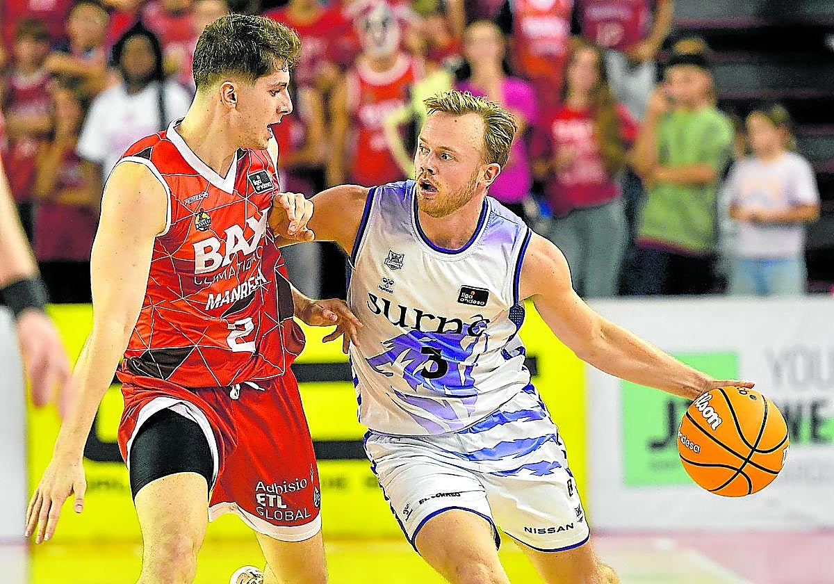 Harald Frey, defendido por Hugo Benítez, se cargó pronto de faltas y tampoco anduvo con la muñeca bien calibrada en el Nou Congost.