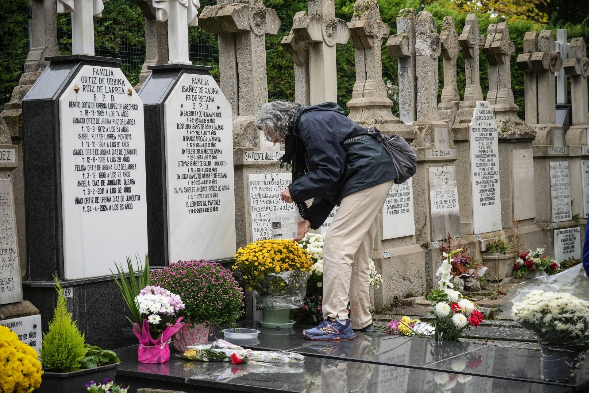 Los vitorianos recuerdan a sus seres queridos en el día de Todos los Santos