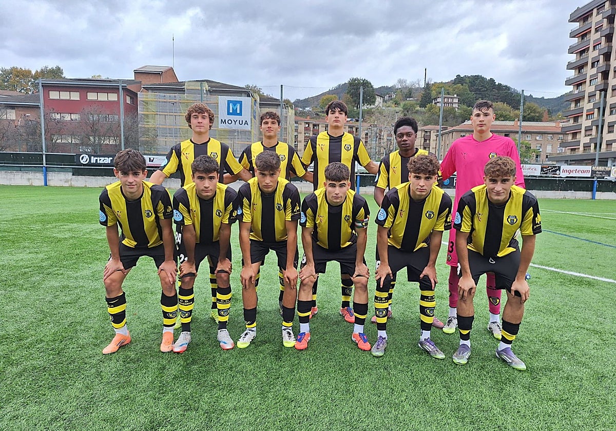 El once inicial del Basconia que perdió por 2-0 ante el Beasain en Loinaz.