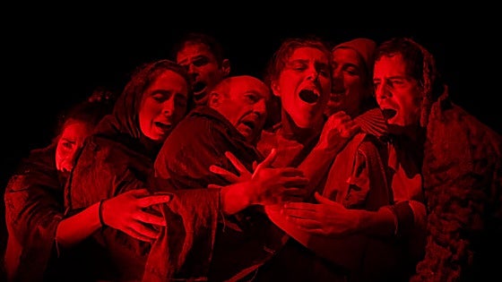 Euskal Herriko «garai oso ezberdinak», 'Nor Naizen Baneki' antzezlanean