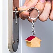 El consejo de un asesor a los que compran piso: «Con este documento puedes ahorrarte mucho dinero»