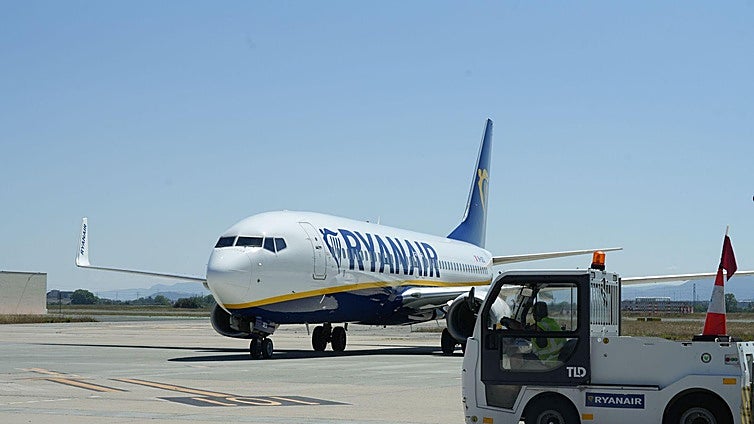 Los nuevos vuelos para viajar desde el aeropuerto de Vitoria en las vacaciones de 2026