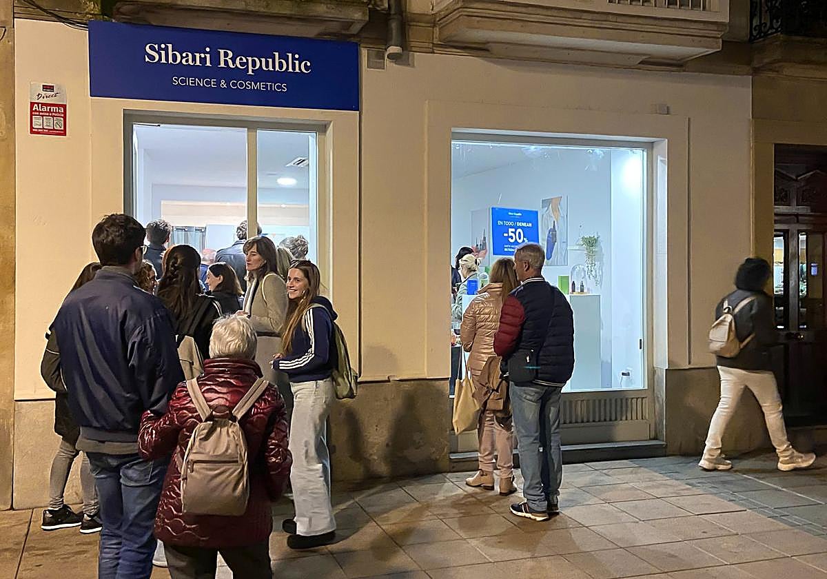 Sibari Republic aterriza con tienda efímera en Vitoria este jueves.