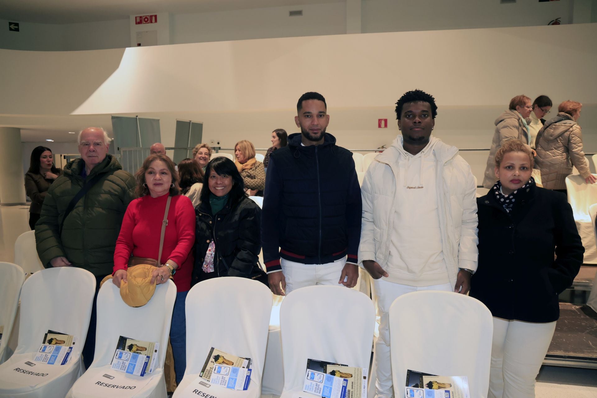 Pepe Muñoz, Lilia Perea, Loira Lliena, Fernando Feliz, Jerson Rojas y Mercedes Obando.